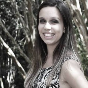 Thamires Rezende Araújo graduanda do curso de Ciências Biológicas da UFRuralRJ.